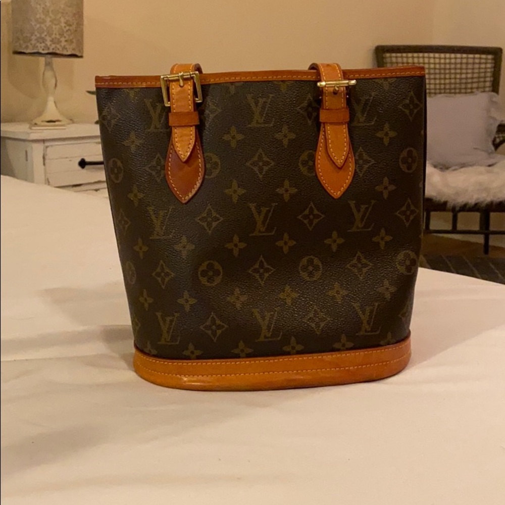 Authentic Louis Vuitton Vintage Bucket bag